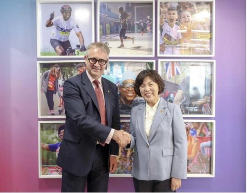 인빅터스 재단 도미닉 리드 최고경영자와 만난 강정애 국가보훈부 장관. 연합뉴스